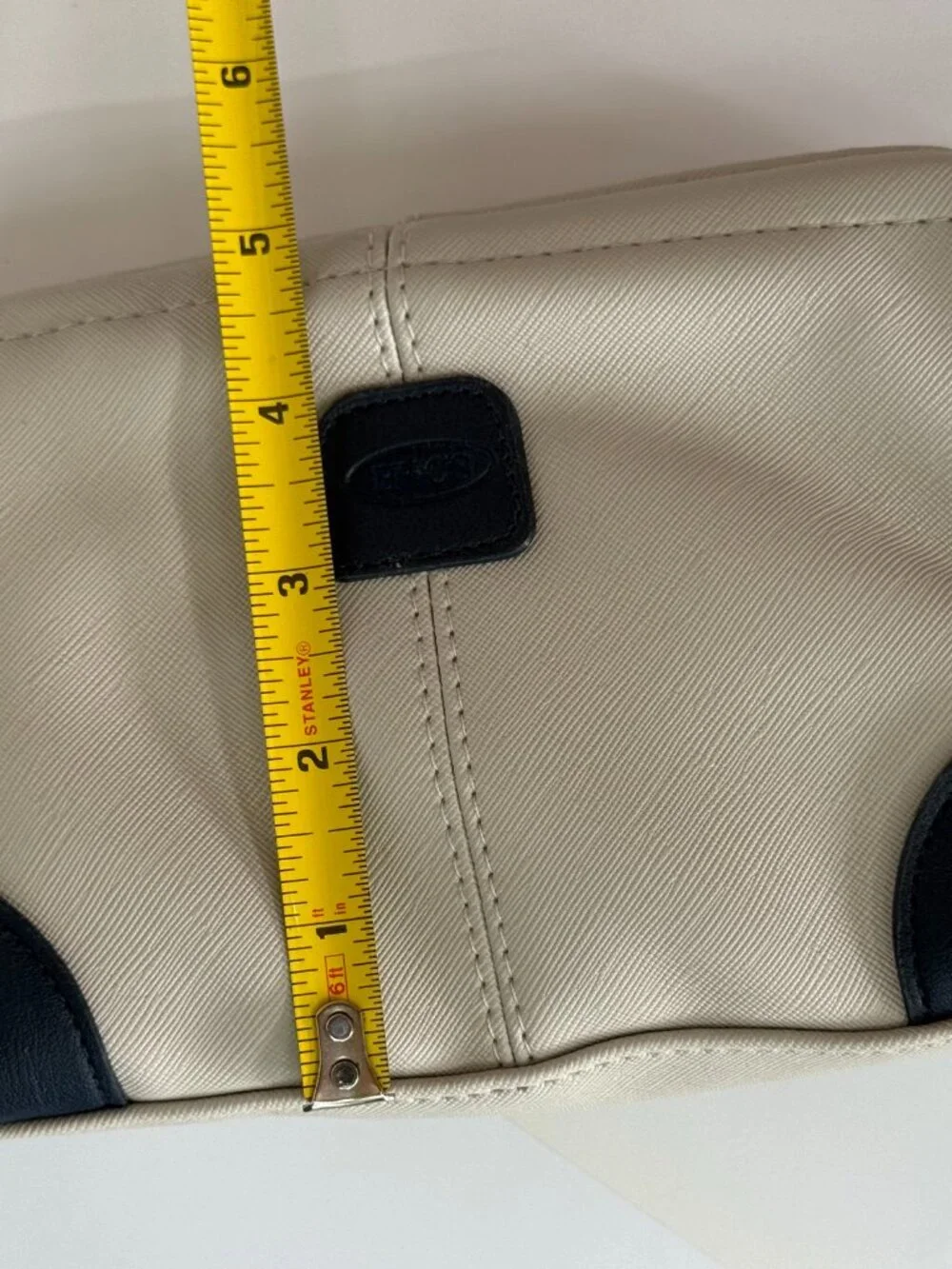 BRIC’S Luxury Travel Toiletry Bag Organizer Qatar Airways Exclusive